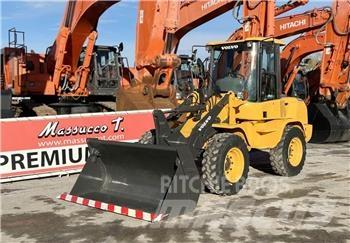 Volvo L30G Wielladers