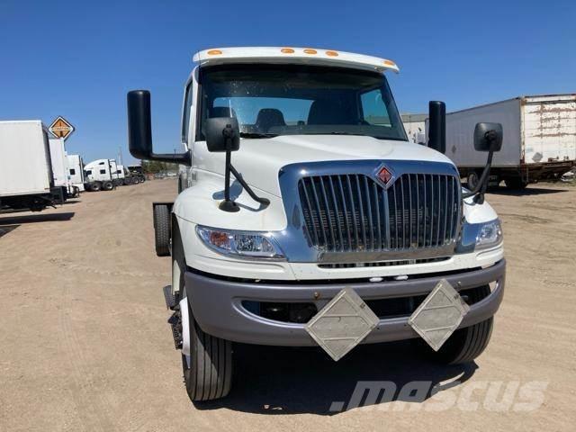 International MV Chassis met cabine