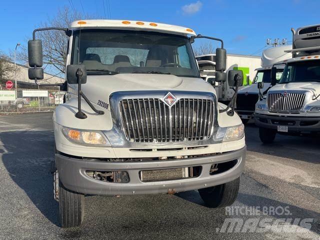 International MV Chassis met cabine