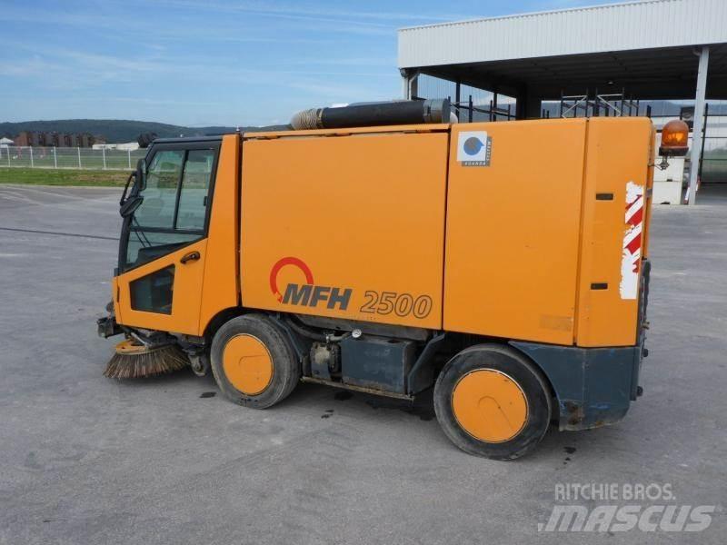 Aebi MFH 2500 Veegwagens