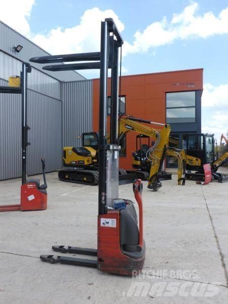 Fenwick L10 Stapelaar meeloop