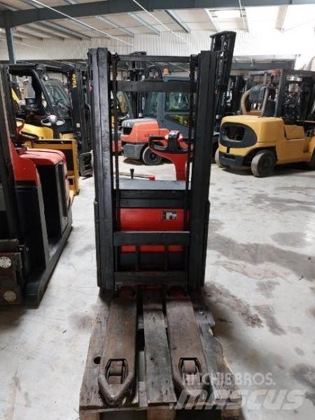 Fenwick L12 Stapelaar meeloop