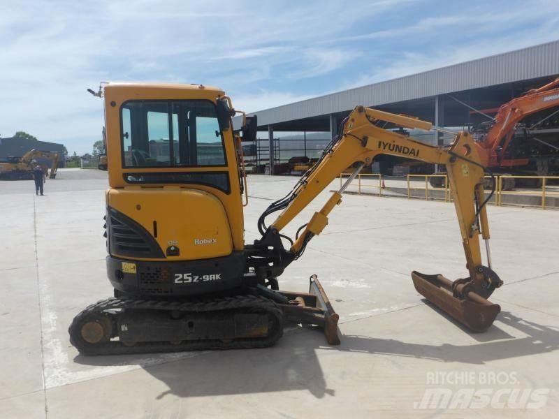 Hyundai R25Z-9A Minigraafmachines < 7t