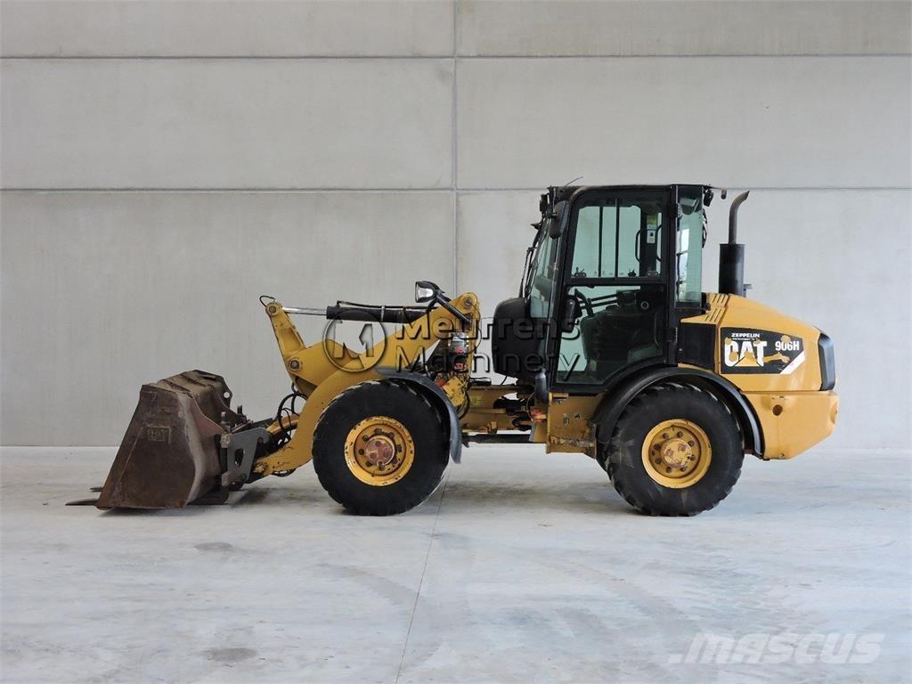 CAT 906 H + FORK Wielladers