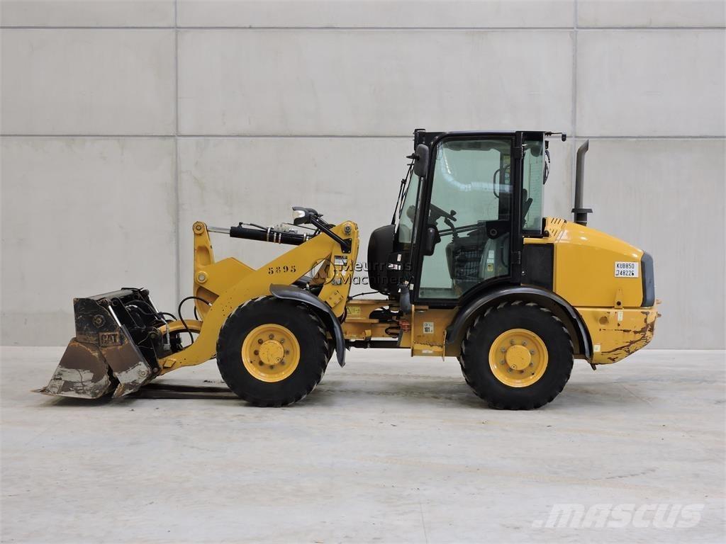 CAT 906M + FORK Wielladers