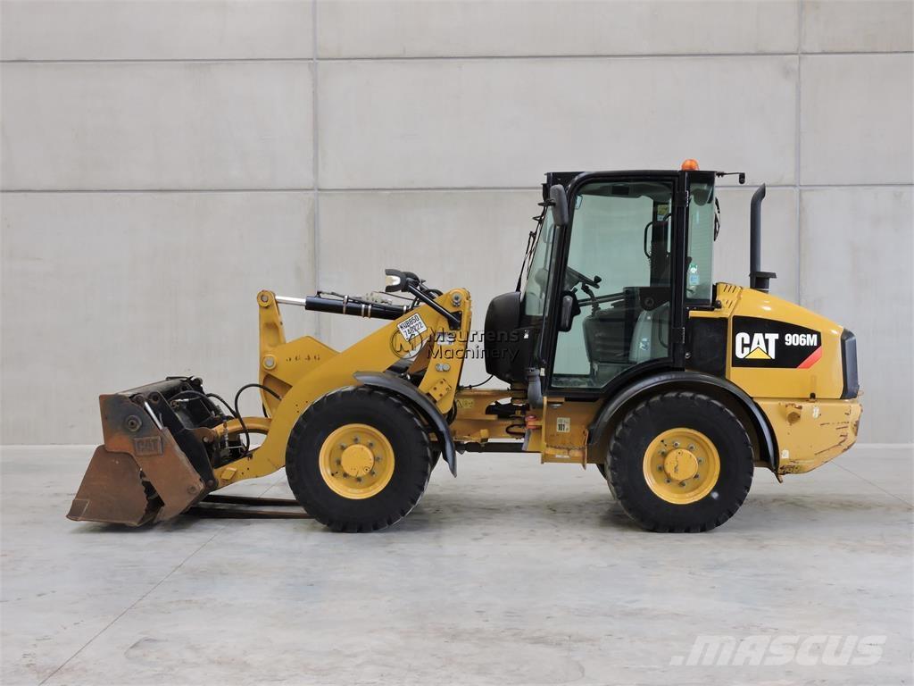 CAT 906M + FORK Wielladers