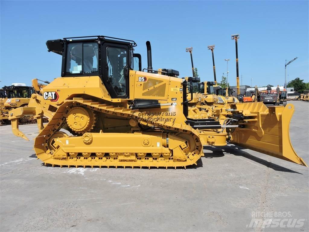 CAT D5 Bulldozers