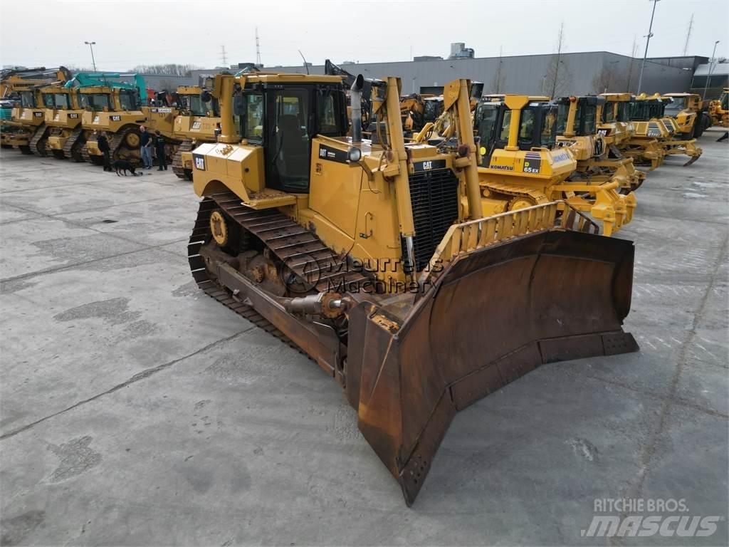 CAT D8T Bulldozers