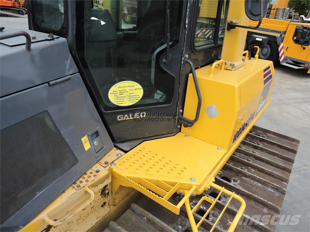 Komatsu D85PX-15 Bulldozers