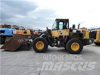 Komatsu WA320 Wielladers