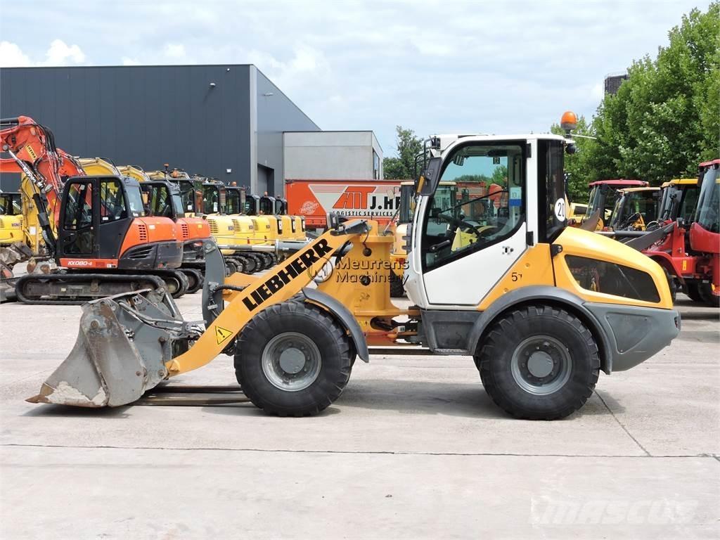 Liebherr L508 + FORK Wielladers