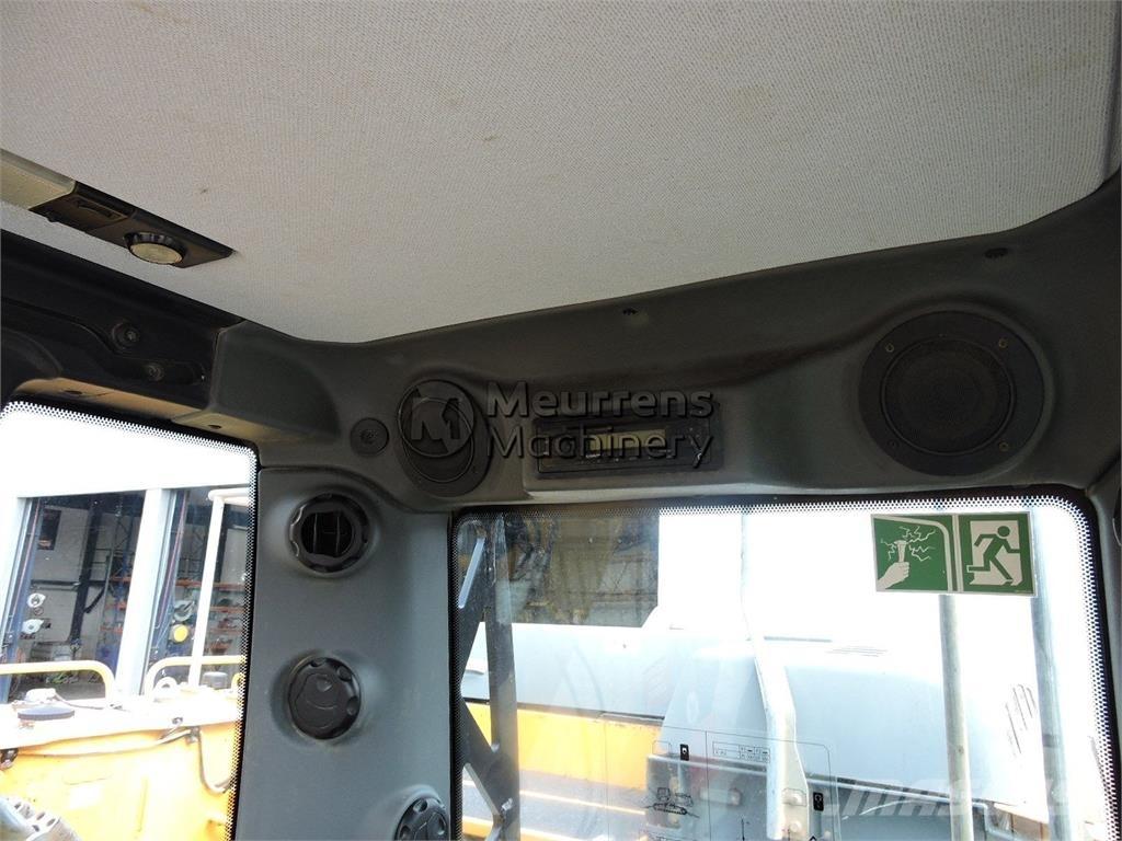 Liebherr R950 Rupsgraafmachines
