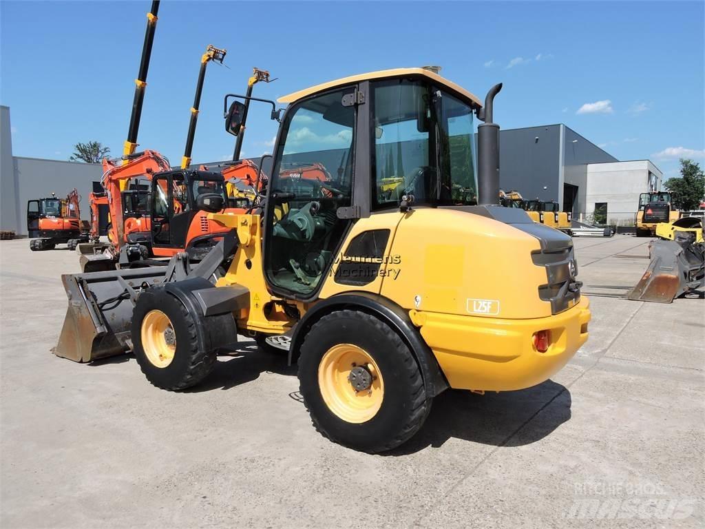 Volvo L25F + FORK Wielladers