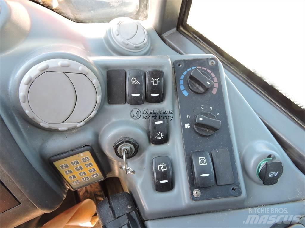 Volvo L25F + FORK Wielladers