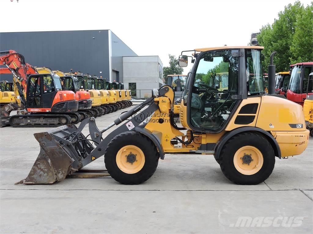 Volvo L25F + FORK Wielladers