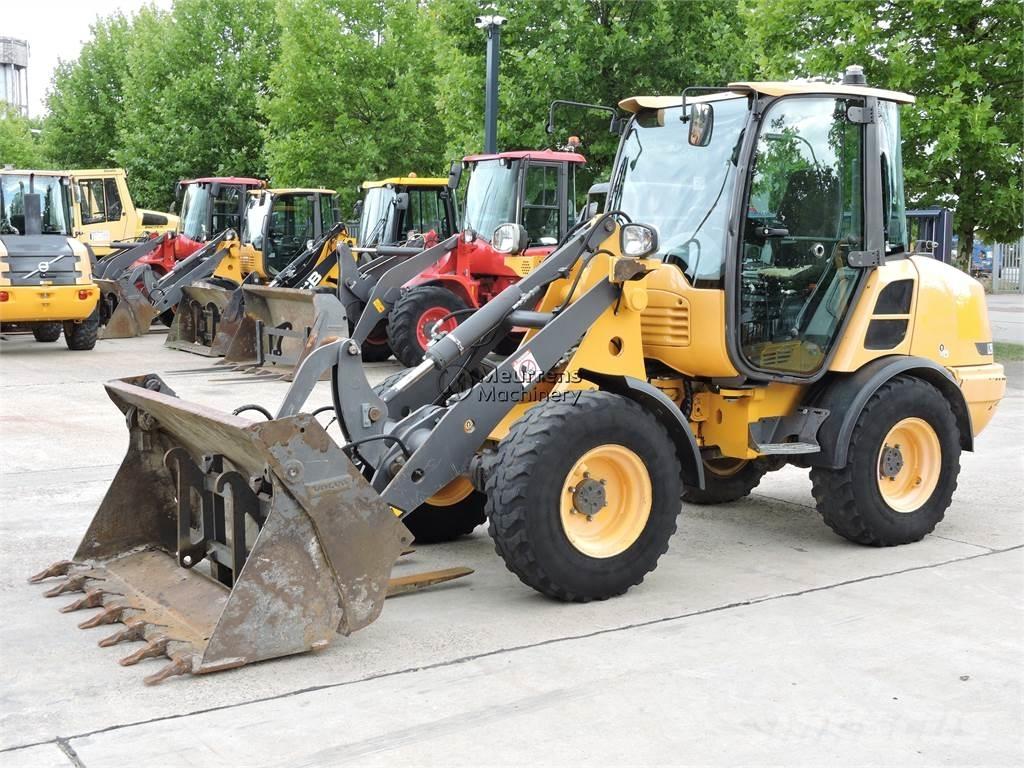 Volvo L25F + FORK Wielladers