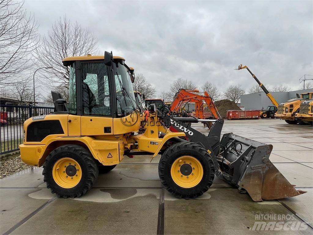 Volvo L30G Wielladers