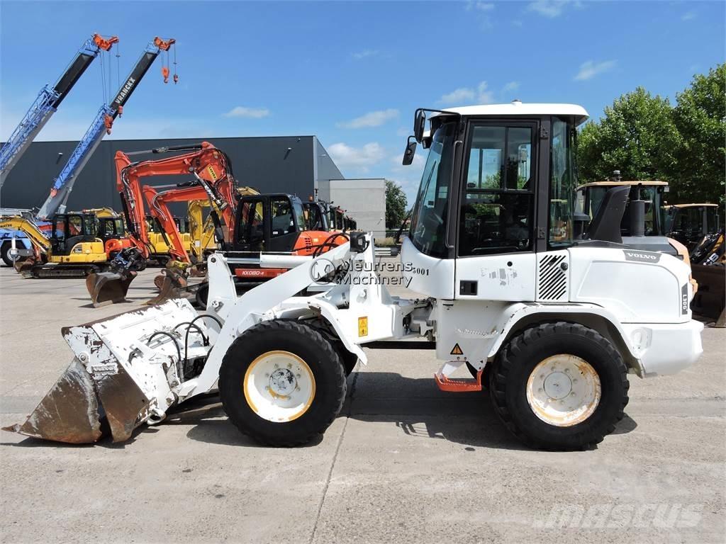 Volvo L30G + FORK Wielladers