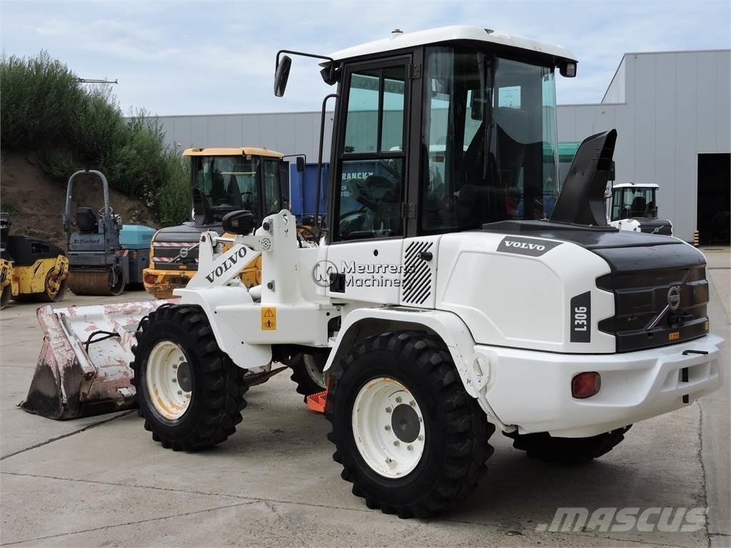 Volvo L30G + FORK Wielladers
