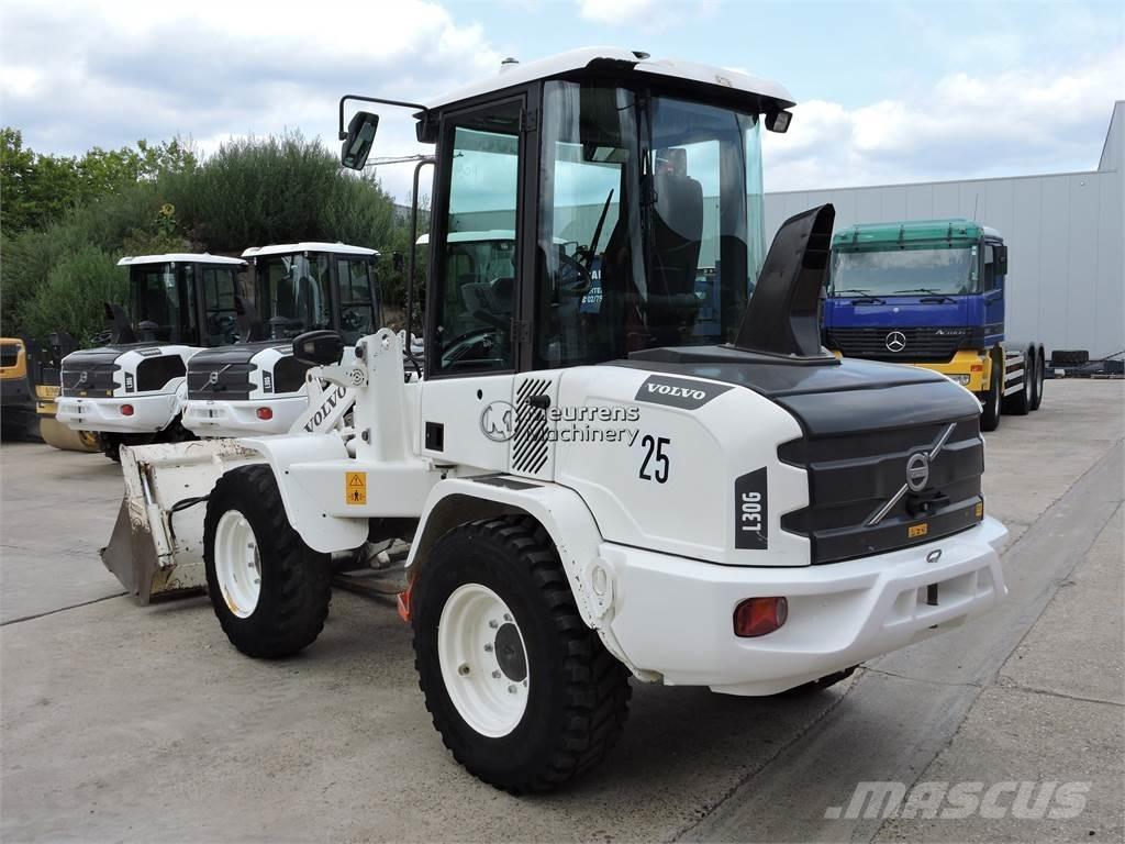 Volvo L30G + FORK Wielladers