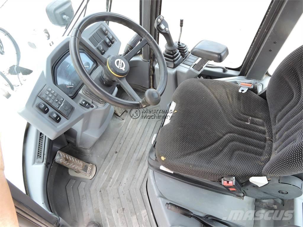 Volvo L30G + FORK Wielladers