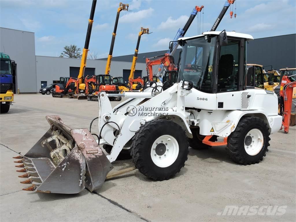 Volvo L30G + FORK Wielladers