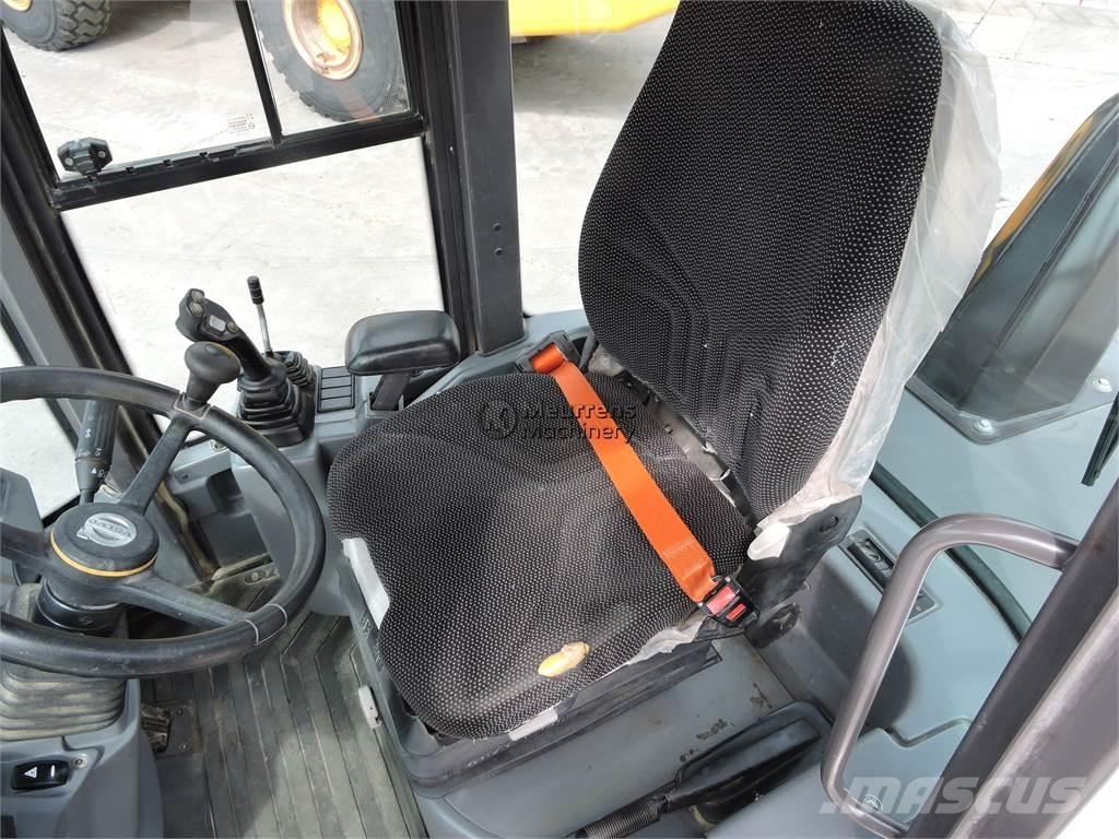 Volvo L30G + FORK Wielladers
