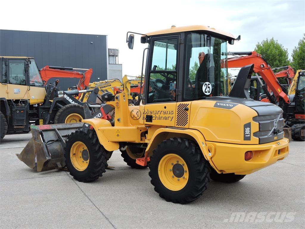 Volvo L30G + FORK Wielladers
