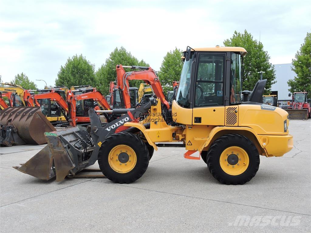Volvo L30G + FORK Wielladers