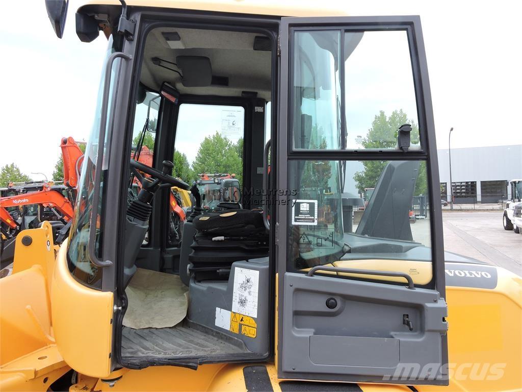 Volvo L30G + FORK Wielladers