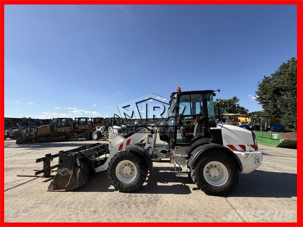 CAT 908M Wielladers