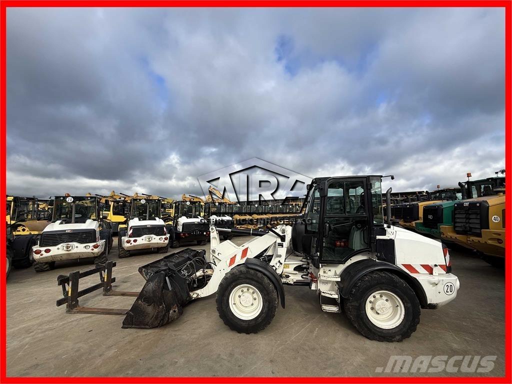 CAT 908M Wielladers