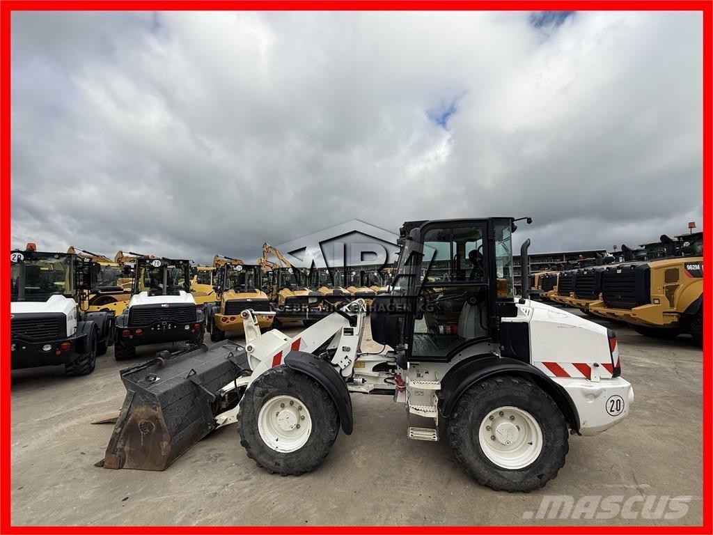 CAT 908M Wielladers