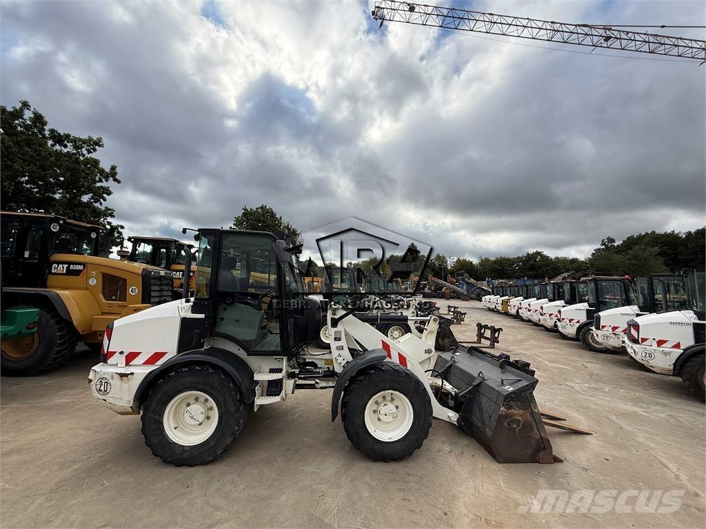 CAT 908M Wielladers