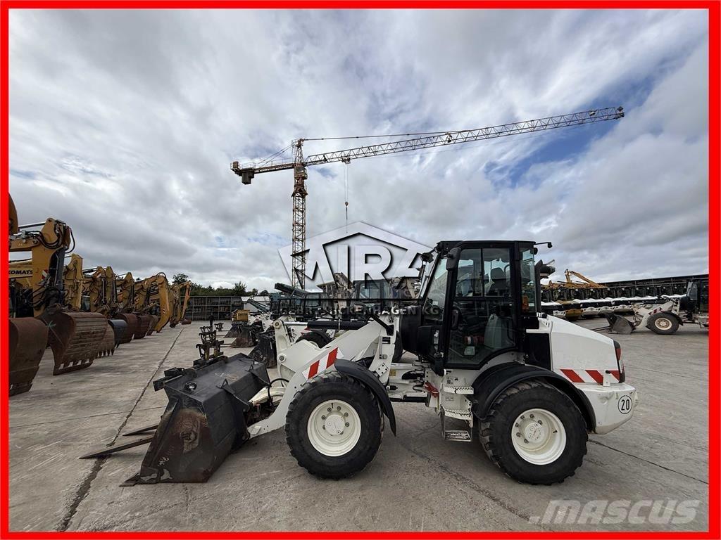CAT 908M Wielladers