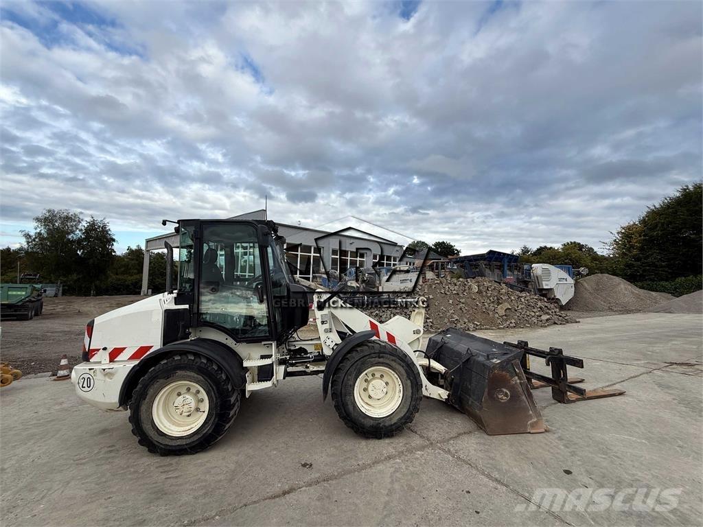 CAT 908M Wielladers