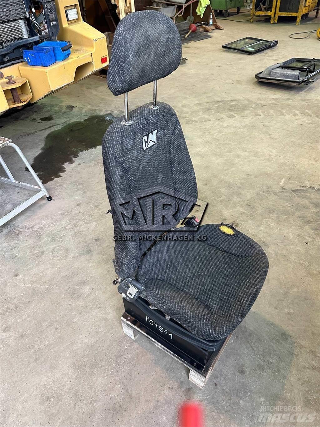 CAT 966 KXE / Sitz Cabine en interieur
