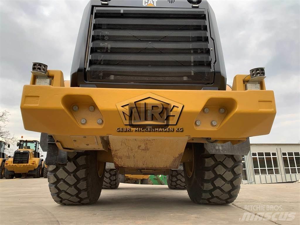 CAT 966M Wielladers