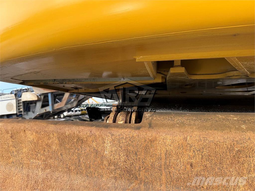 CAT M 318 D Wielgraafmachines