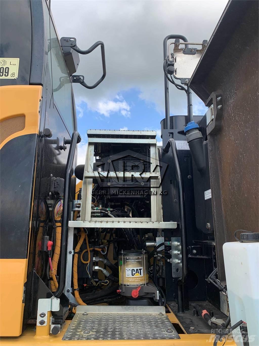 CAT M322 F Wielgraafmachines