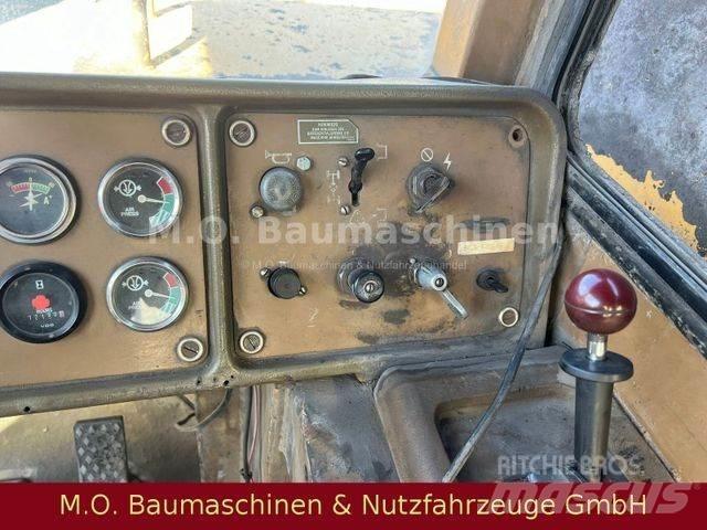 CAT erpillar D25C Knik dumptrucks