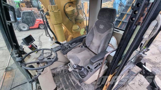 CAT M 318 C / 35 Wielgraafmachines