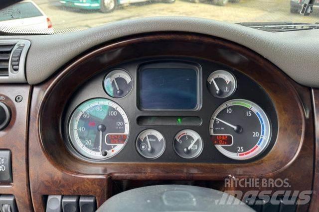 DAF CF410 4x2 Dieren transport trucks