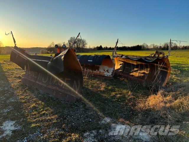Dücker Schneepflug Wentelploegen