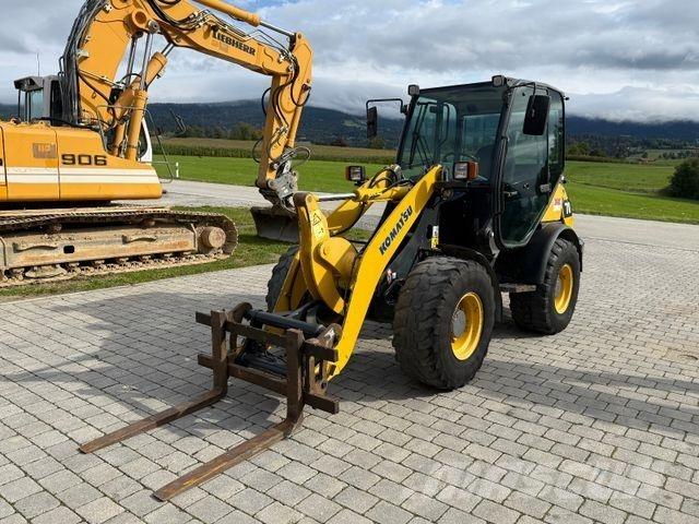 Komatsu WA70-5 Wielladers