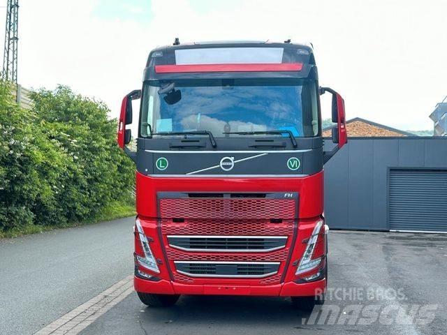 Volvo FH 540 6x4 Chassis met cabine