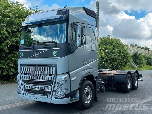 Volvo FH 540 6x4 Chassis met cabine