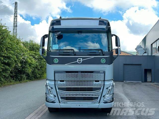 Volvo FH 540 6x4 Chassis met cabine