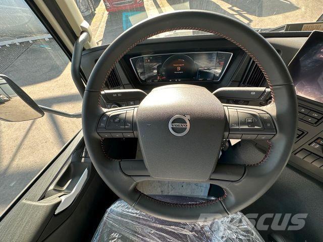 Volvo FMX 500 8x4 Chassis met cabine