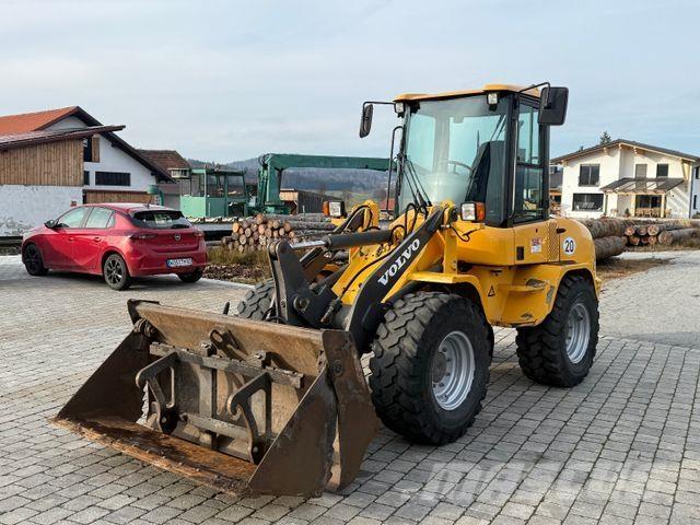 Volvo L 30 B Wielladers